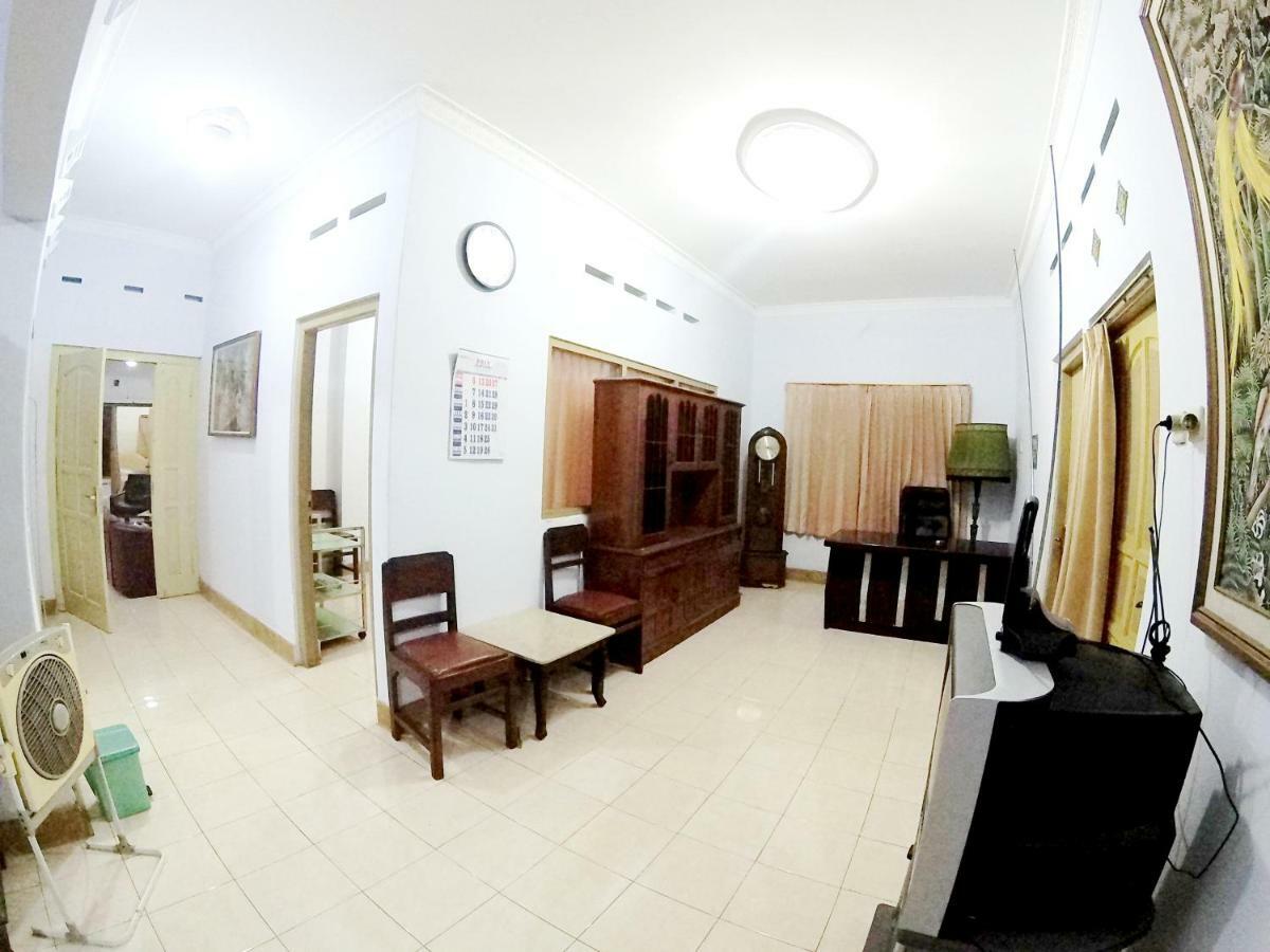 With Friends Homestay Jogja Yogyakarta Exterior photo